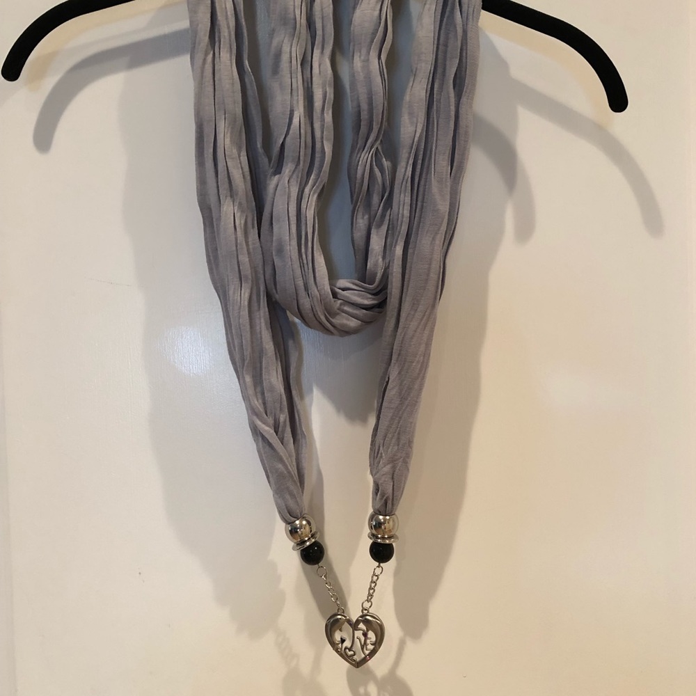 Boho Chic Grey Fashion Scarf with heart clasp NWT